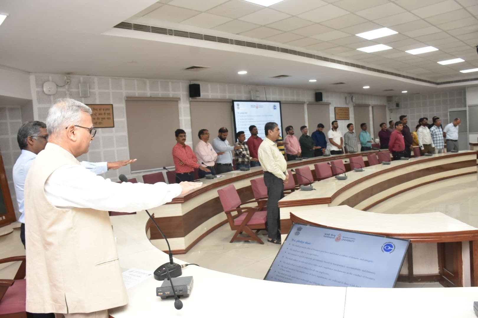 Vice-Chancellor Administers Integrity Pledge on Vigilance Awareness Week 2026